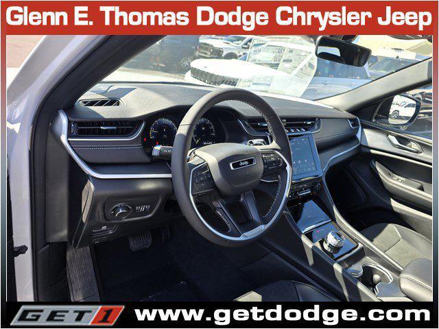 new 2025 Jeep Grand Cherokee car, priced at $38,847