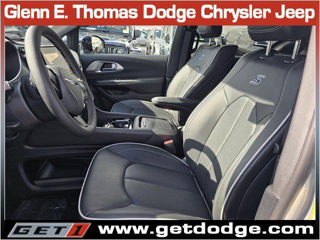 new 2026 Chrysler Pacifica car, priced at $58,070