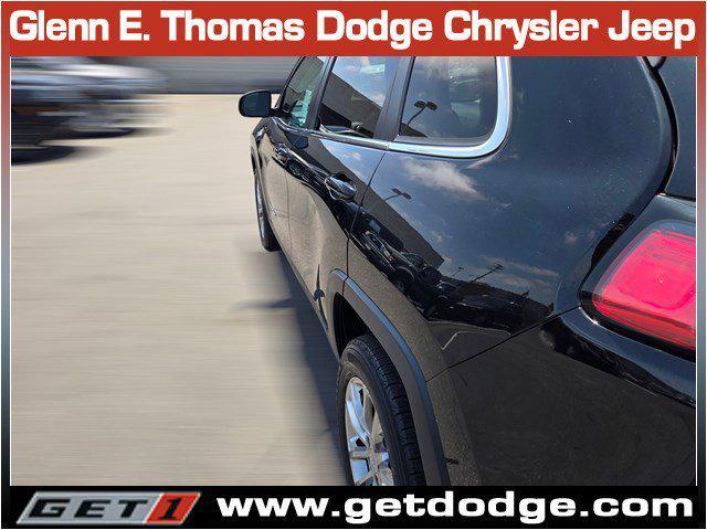 used 2021 Jeep Cherokee car, priced at $22,398