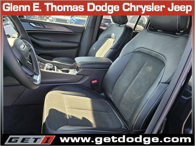 new 2025 Jeep Grand Cherokee car, priced at $38,740