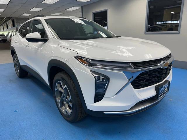 new 2025 Chevrolet Trax car, priced at $23,340