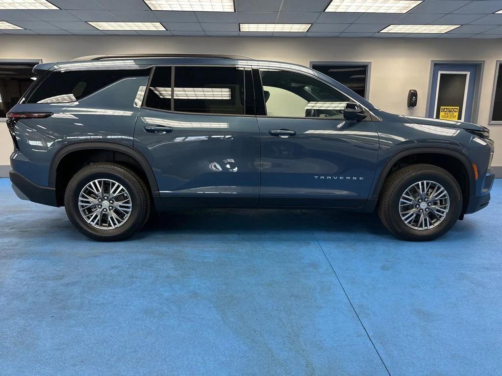 new 2026 Chevrolet Traverse car, priced at $43,415