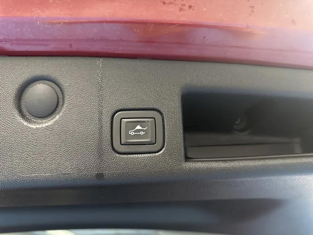 used 2019 Chevrolet Equinox car, priced at $15,370