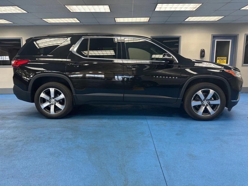 used 2021 Chevrolet Traverse car, priced at $18,990