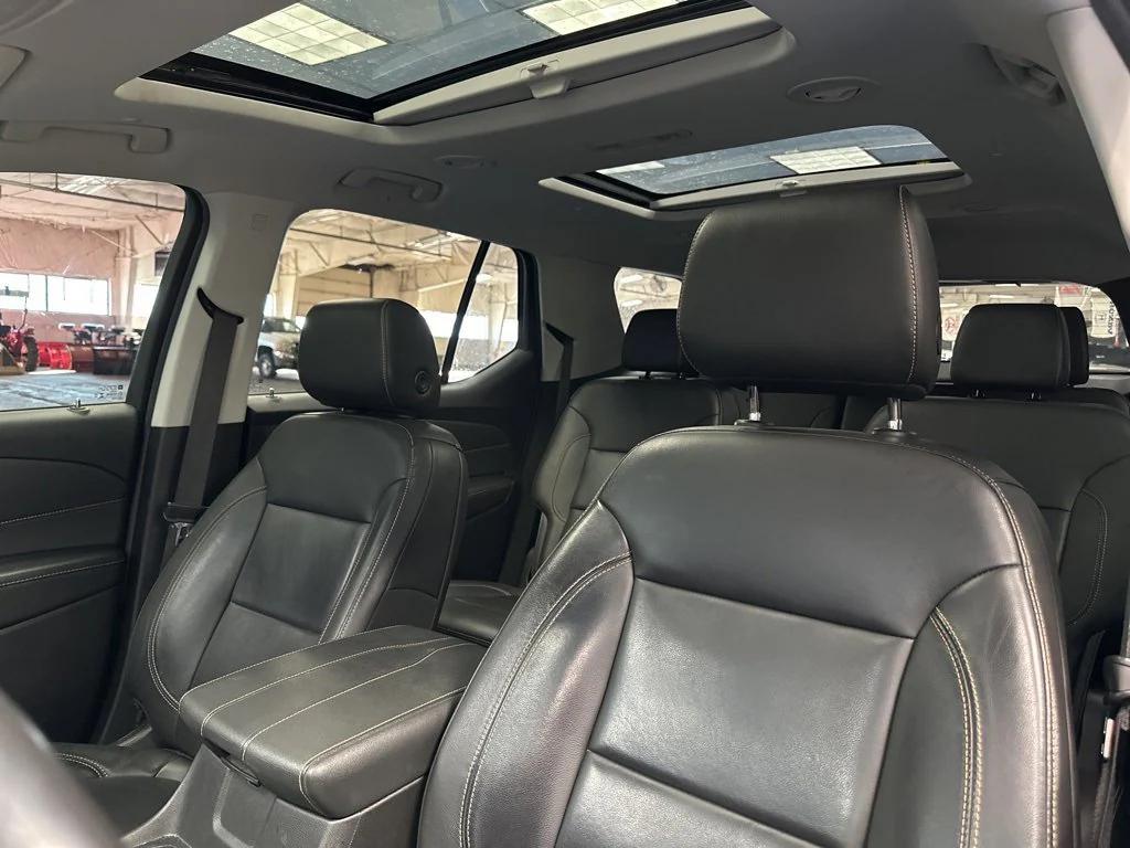 used 2021 Chevrolet Traverse car, priced at $18,990