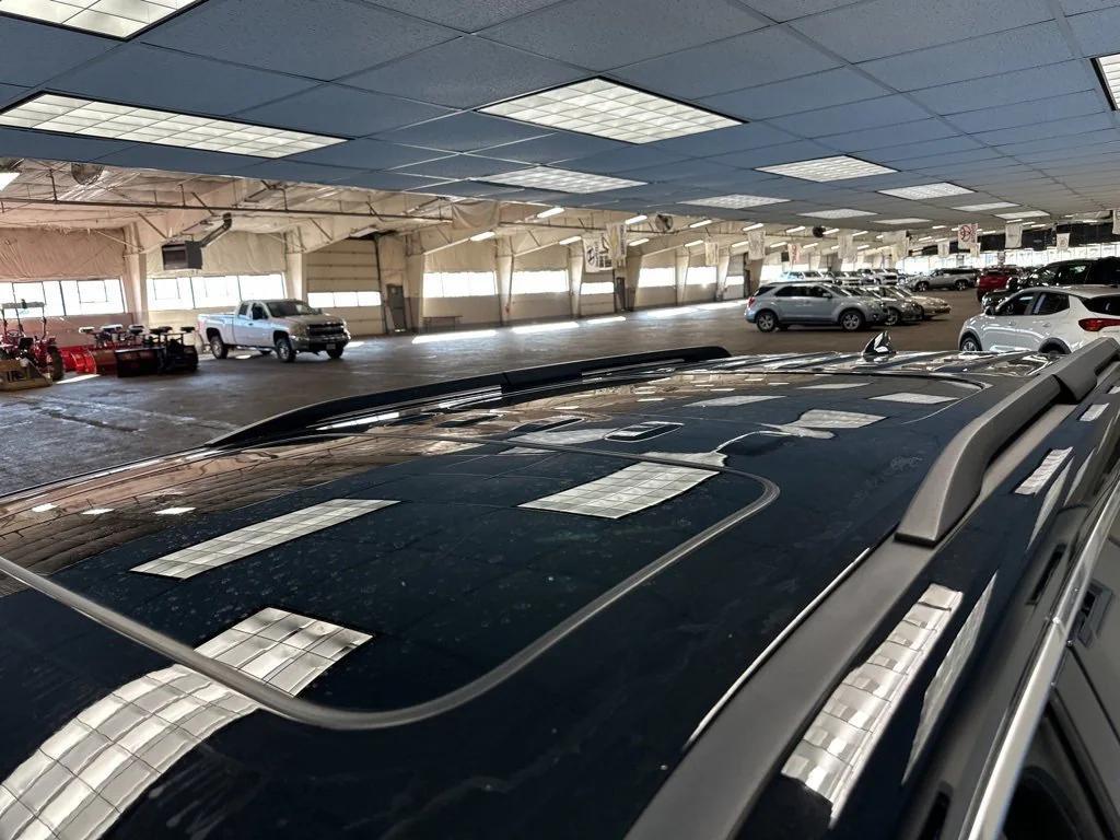 used 2021 Chevrolet Traverse car, priced at $18,990