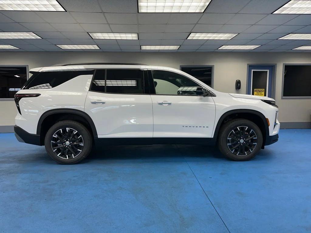 new 2026 Chevrolet Traverse car, priced at $48,140