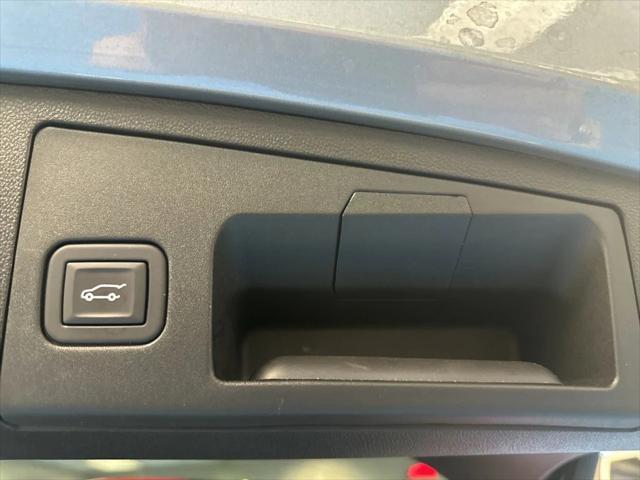 used 2024 Cadillac XT4 car, priced at $35,990