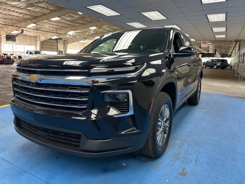 used 2025 Chevrolet Traverse car, priced at $35,890