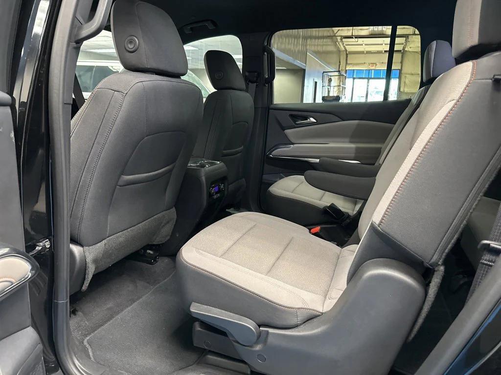 used 2025 Chevrolet Traverse car, priced at $35,890