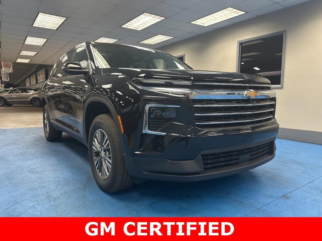 used 2025 Chevrolet Traverse car, priced at $35,890