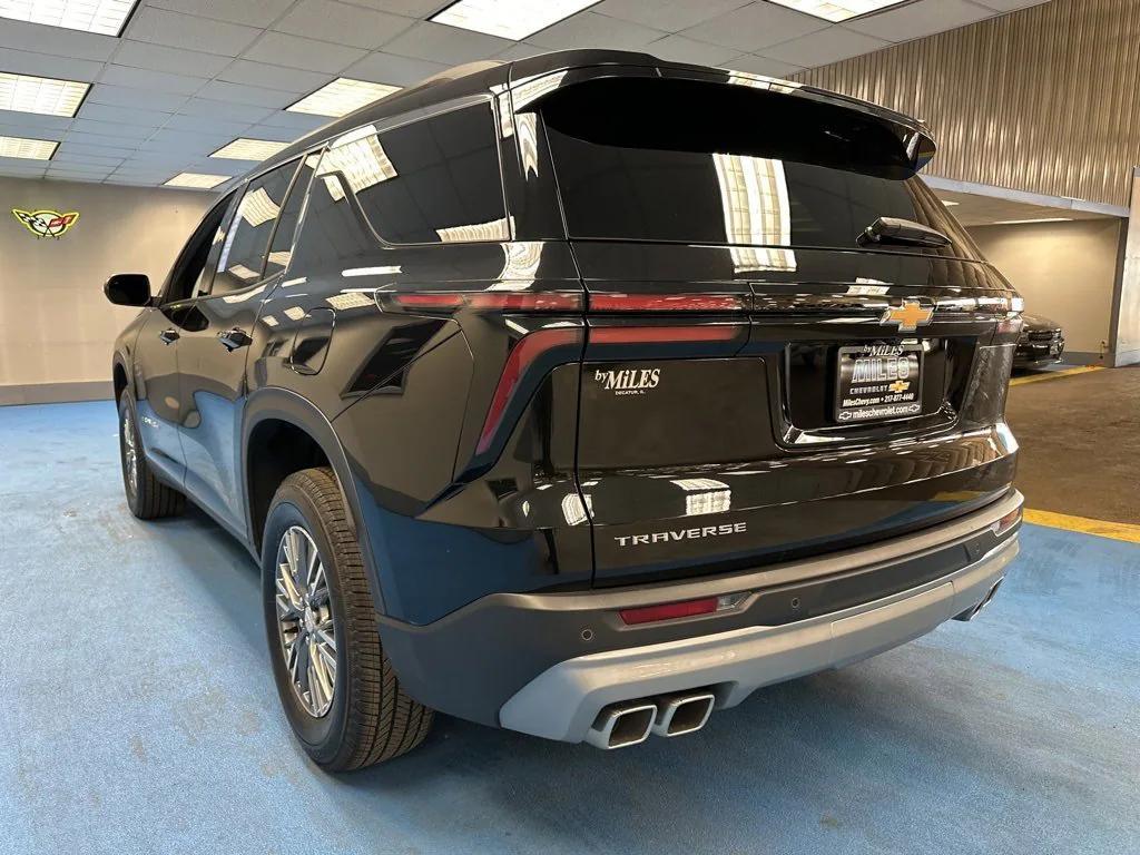 used 2025 Chevrolet Traverse car, priced at $35,890