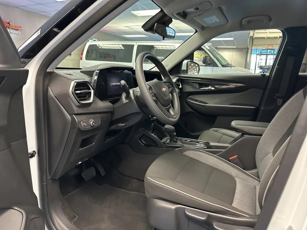 used 2025 Chevrolet TrailBlazer car, priced at $22,680