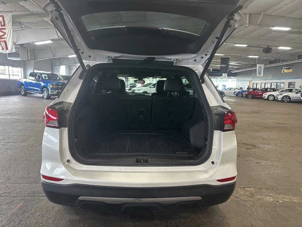 used 2024 Chevrolet Equinox car, priced at $25,990