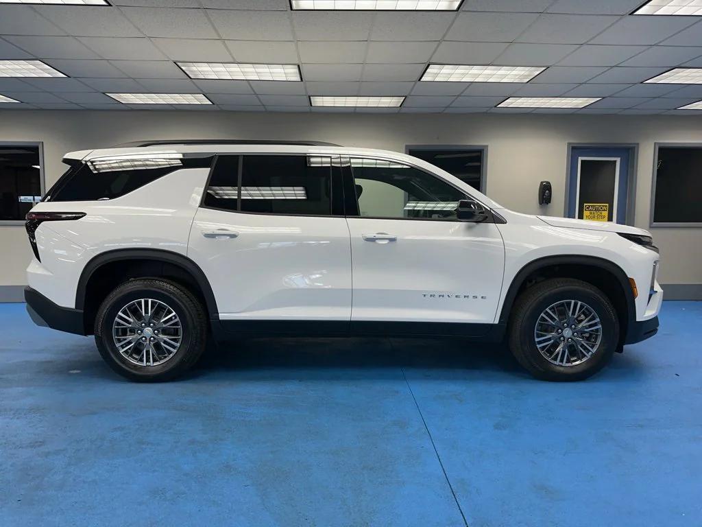new 2026 Chevrolet Traverse car, priced at $43,415