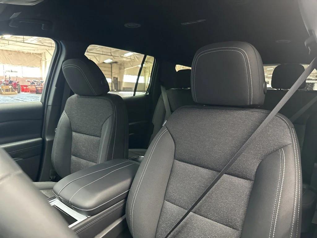 new 2026 Chevrolet Traverse car, priced at $43,415