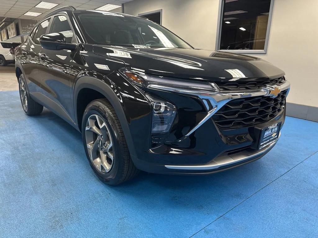 new 2025 Chevrolet Trax car, priced at $24,235