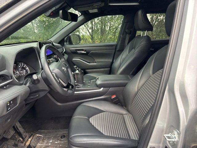 used 2023 Toyota Highlander car, priced at $37,833