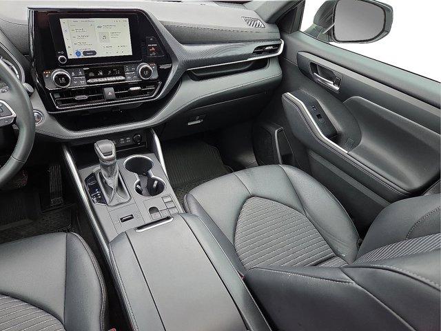 used 2023 Toyota Highlander car, priced at $36,150