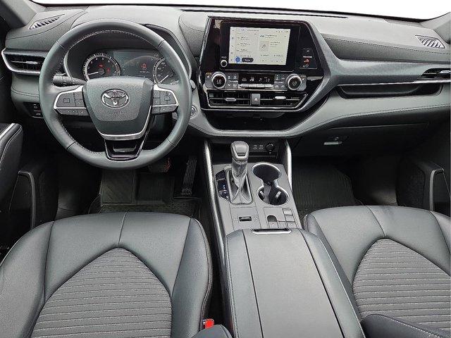 used 2023 Toyota Highlander car, priced at $36,150