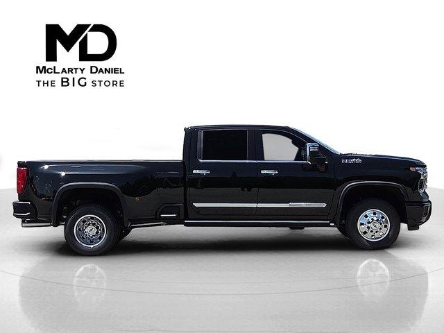new 2025 Chevrolet Silverado 3500 car, priced at $81,700