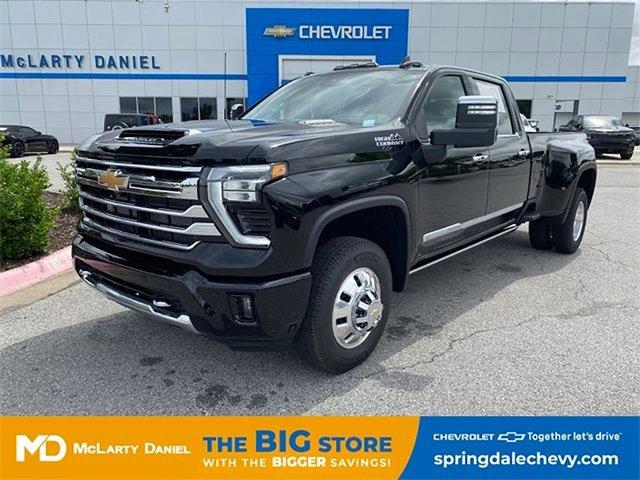 new 2025 Chevrolet Silverado 3500 car, priced at $82,000