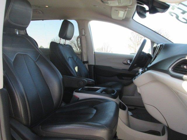 used 2022 Chrysler Pacifica car, priced at $23,281