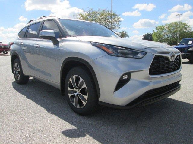 used 2024 Toyota Highlander car, priced at $43,974