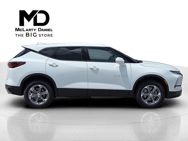 new 2025 Chevrolet Blazer car, priced at $31,500