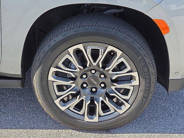used 2023 GMC Yukon car, priced at $60,000
