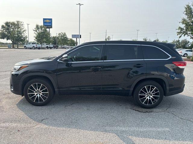 used 2017 Toyota Highlander car, priced at $22,474