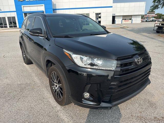 used 2017 Toyota Highlander car, priced at $22,474