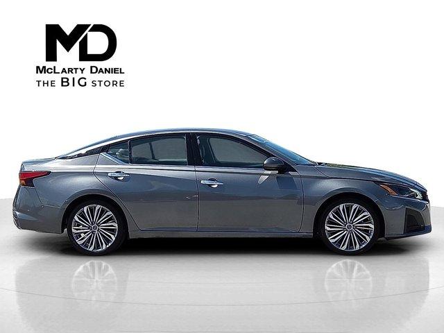 used 2023 Nissan Altima car, priced at $22,671