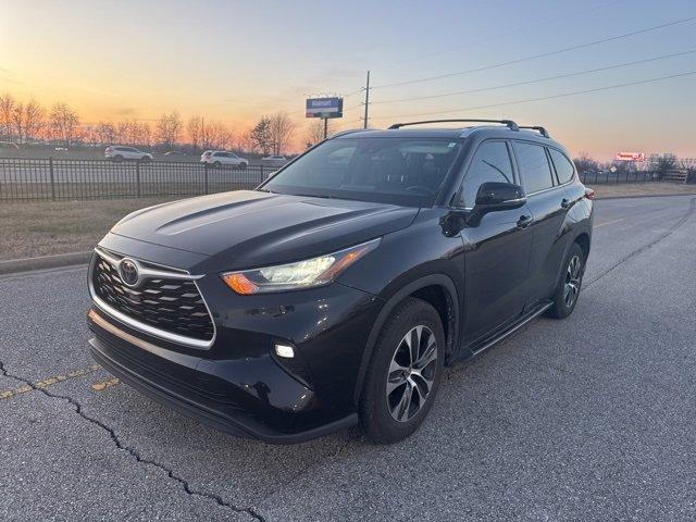 used 2020 Toyota Highlander car, priced at $31,125