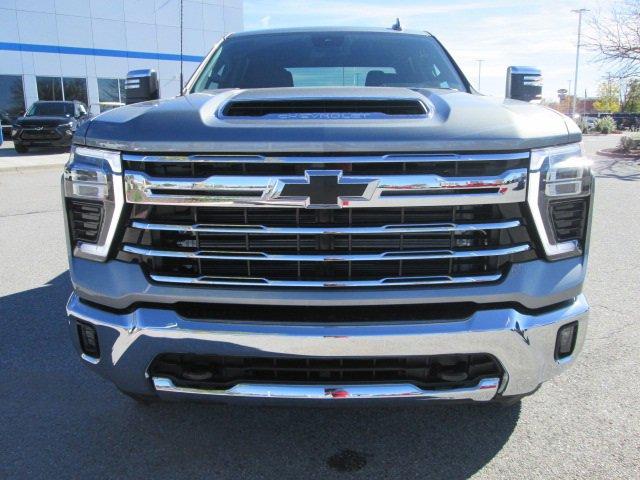 new 2025 Chevrolet Silverado 3500 car, priced at $77,600