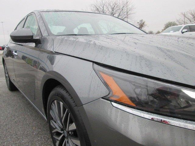 used 2023 Nissan Altima car, priced at $20,160