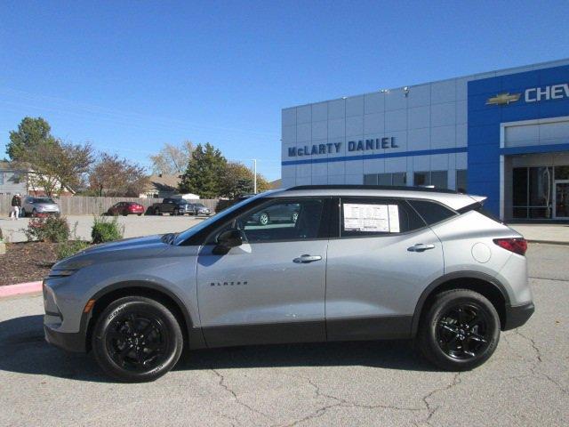 new 2025 Chevrolet Blazer car, priced at $33,067