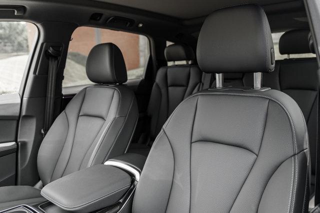 new 2025 Audi Q7 car, priced at $76,440