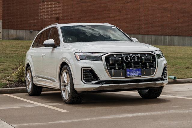 new 2025 Audi Q7 car, priced at $76,440