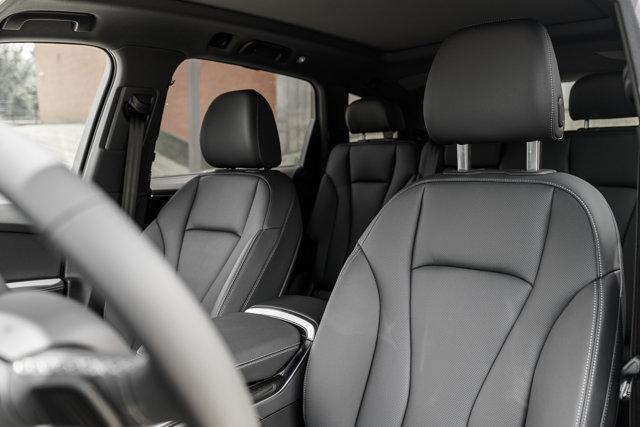 new 2025 Audi Q7 car, priced at $76,440
