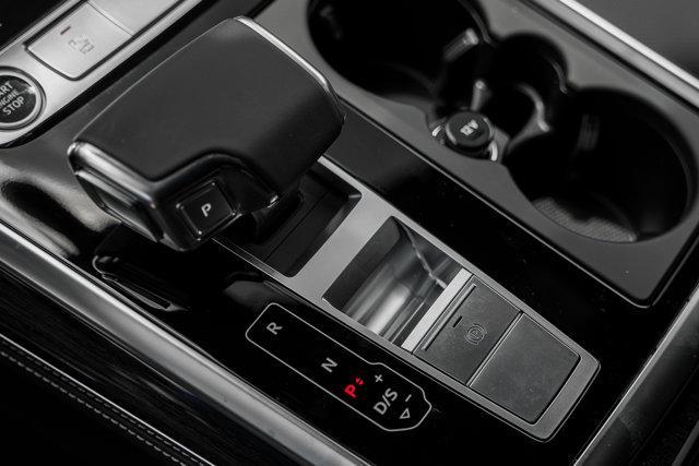 new 2025 Audi Q7 car, priced at $76,440