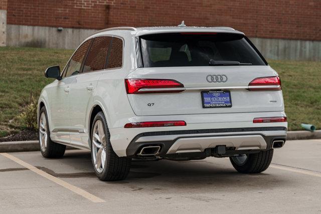 new 2025 Audi Q7 car, priced at $76,440
