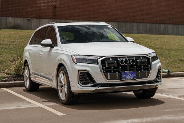new 2025 Audi Q7 car, priced at $76,440