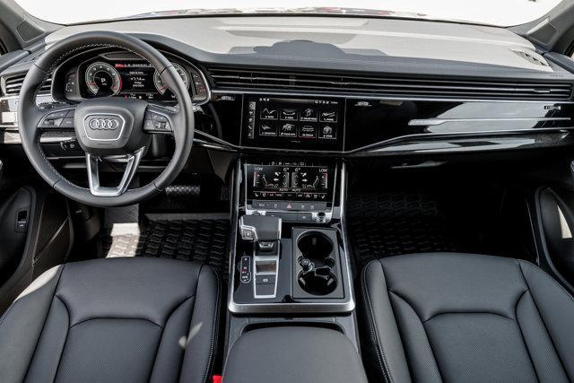 new 2025 Audi Q7 car, priced at $77,900