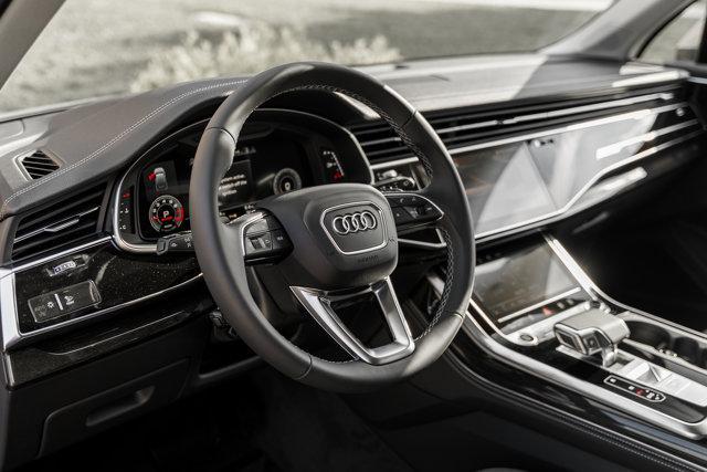 new 2025 Audi Q7 car, priced at $73,663