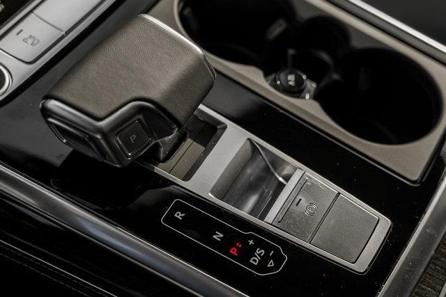 new 2025 Audi Q7 car, priced at $73,663