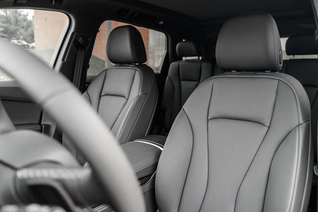 new 2025 Audi Q7 car, priced at $77,450