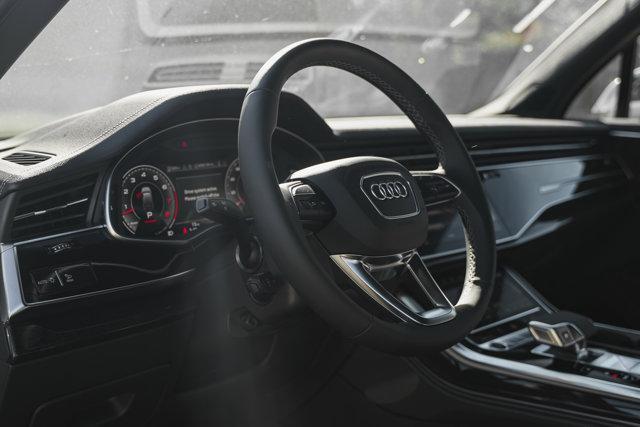 new 2025 Audi Q7 car, priced at $71,336
