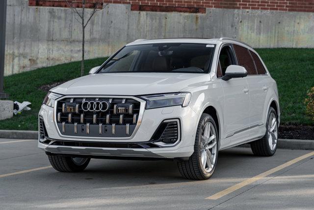 new 2025 Audi Q7 car, priced at $76,145