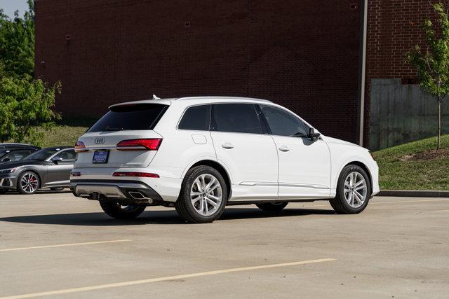 new 2025 Audi Q7 car, priced at $81,745